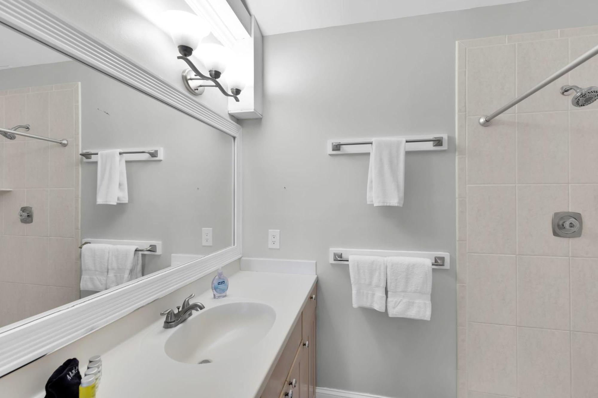 St Kitts - Downtown Waterfront Penthouse Pool Dock Parking Villa Кей Уест Екстериор снимка