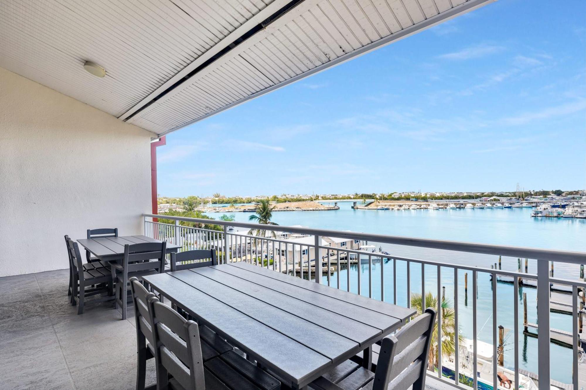 St Kitts - Downtown Waterfront Penthouse Pool Dock Parking Villa Кей Уест Екстериор снимка
